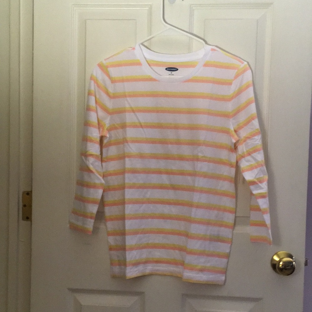 Women’s Old Navy T-shirt
